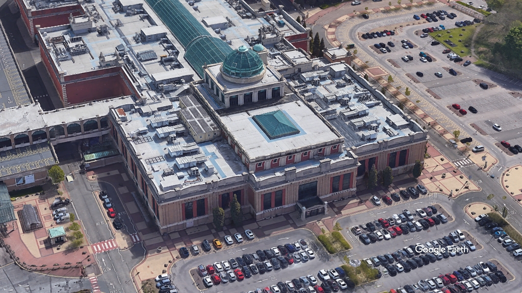 M&S to take over former Trafford Centre Debenhams - Place North West