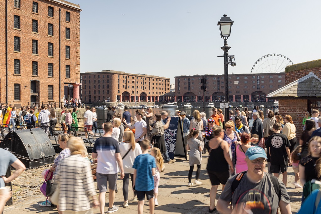 Royal Albert Dock crowds Liverpool s ing media